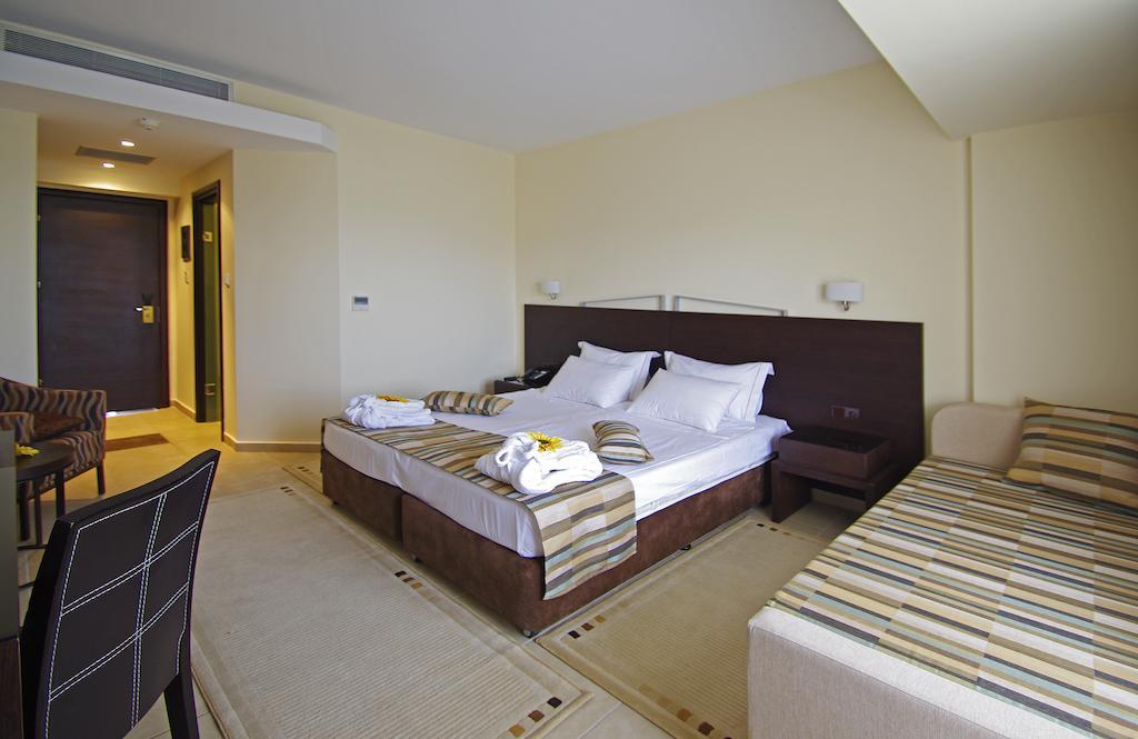 Cronwell Platamon Resort All-Inclusive 客房 照片