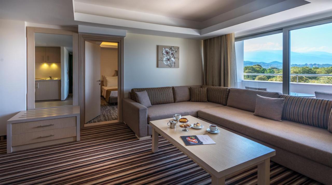 Cronwell Platamon Resort All-Inclusive 外观 照片